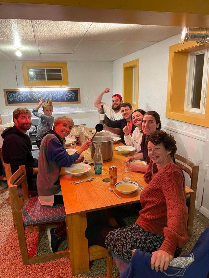 Le Carabobo Auberge Forillon Gaspé Екстериор снимка