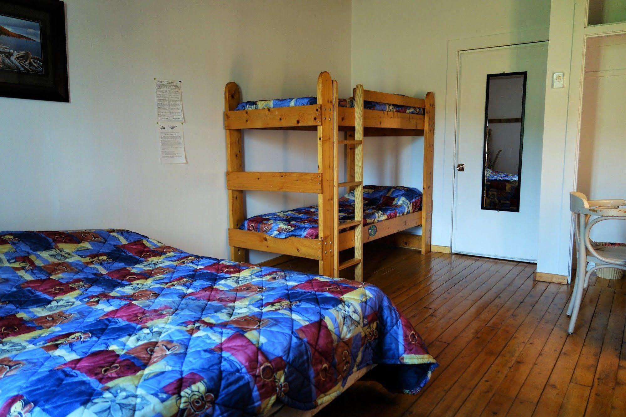 Le Carabobo Auberge Forillon Gaspé Екстериор снимка