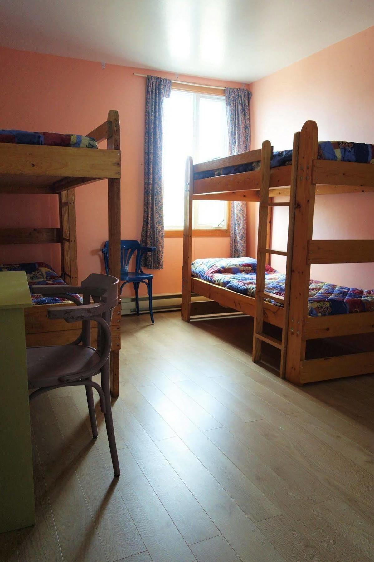 Le Carabobo Auberge Forillon Gaspé Екстериор снимка