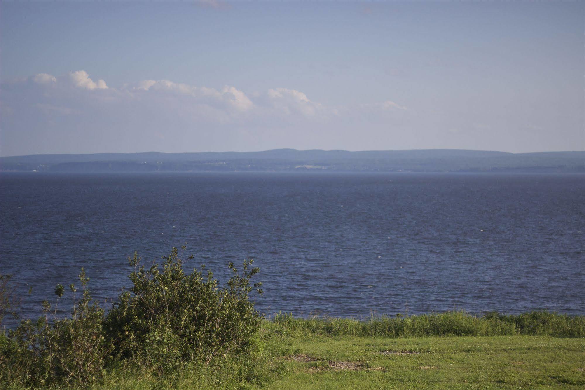 Le Carabobo Auberge Forillon Gaspé Екстериор снимка