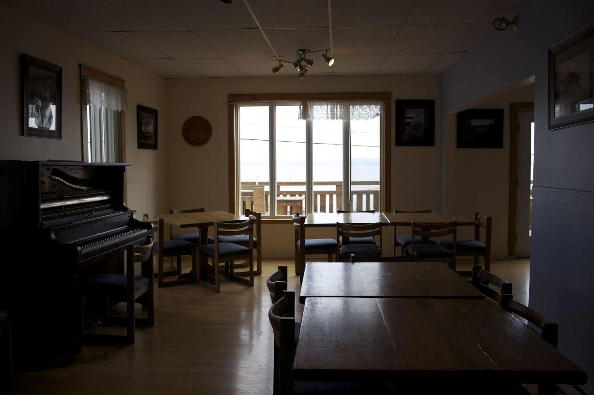 Le Carabobo Auberge Forillon Gaspé Екстериор снимка